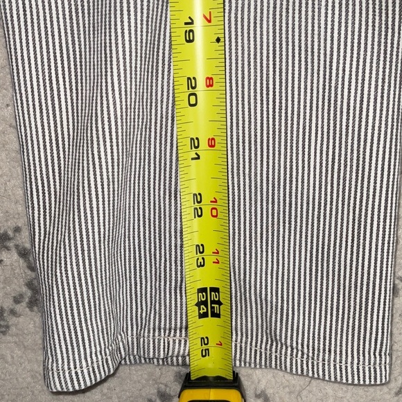 AG Jodi High Rise Cropped Flare in Canyon Striped Grey Jeans. 26 - Picture 11 of 11